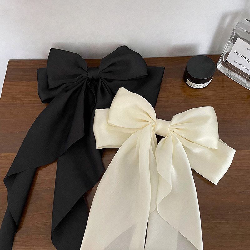 Korean Internet celebrity spring clip, super ethereal black large bow headpiece, hairpin at the back of the head, top clip, female adult Application Scenario