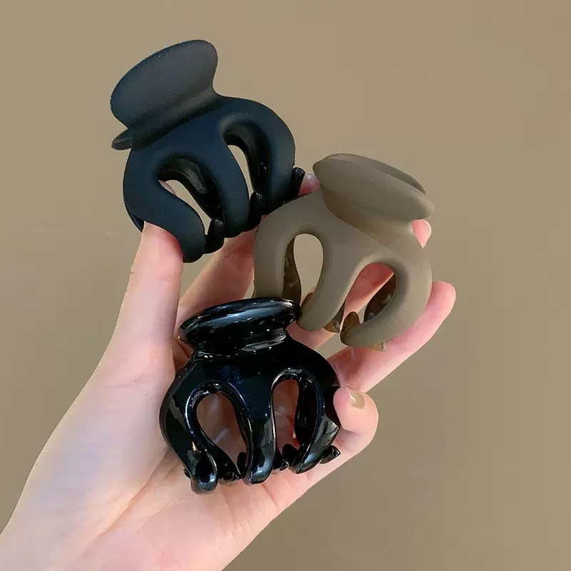 Black high ponytail grab clip fixing wonder, pumpkin hair clip, back of the bun head anti-sagging claw clip, shark clip full figure