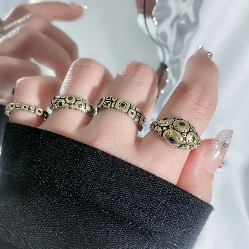 This vintage, aged, colored diamond, bronze open-top ring is a niche design for women with a cold and unique style on Instagram Specification drawing
