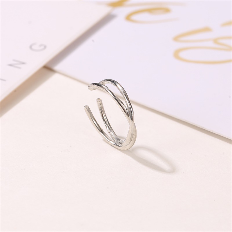 European and American simple and versatile double-layer ear clips, fashionable cross U-shaped double-layer ear clips without ear holes, women's double C-shaped ear bone clips Application Scenario