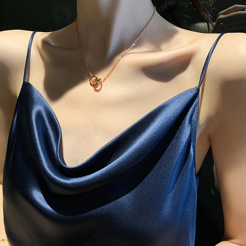 Titanium steel necklace for women, Korean version Roman numeral double ring pendant, ins trendy diamond-encrusted collarbone chain, personalized design sense necklace details Picture