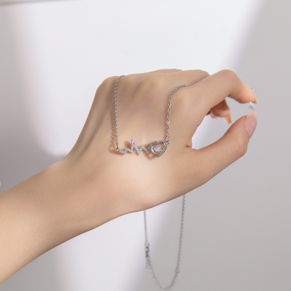 Fashionable and light luxury electrocardiogram dynamic heart-shaped titanium steel necklace for women, summer high-end and simple collarbone chain accessory wholesale full figure