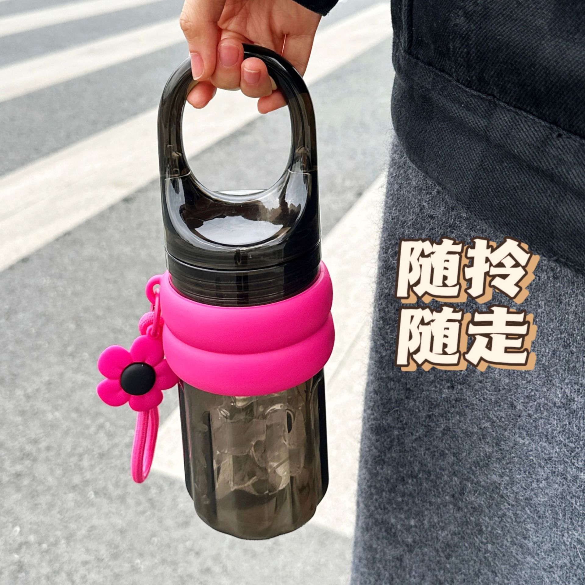 Girls' portable water cups, high appearance level, simple hand-held coffee cups, summer fashionable and portable outdoor direct drinking cups wholesale Application Scenario
