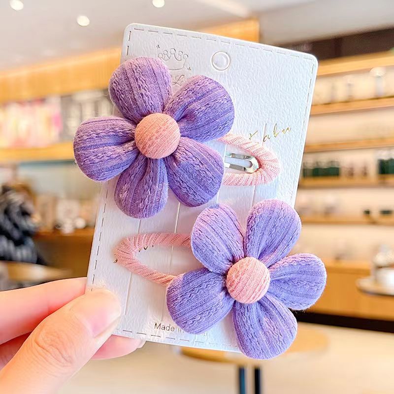 Children's flower clips, headwear, hair clips, sweet flower hair clips, little girl bangs, broken hair, side bb clips, baby hair accessories Application Scenario