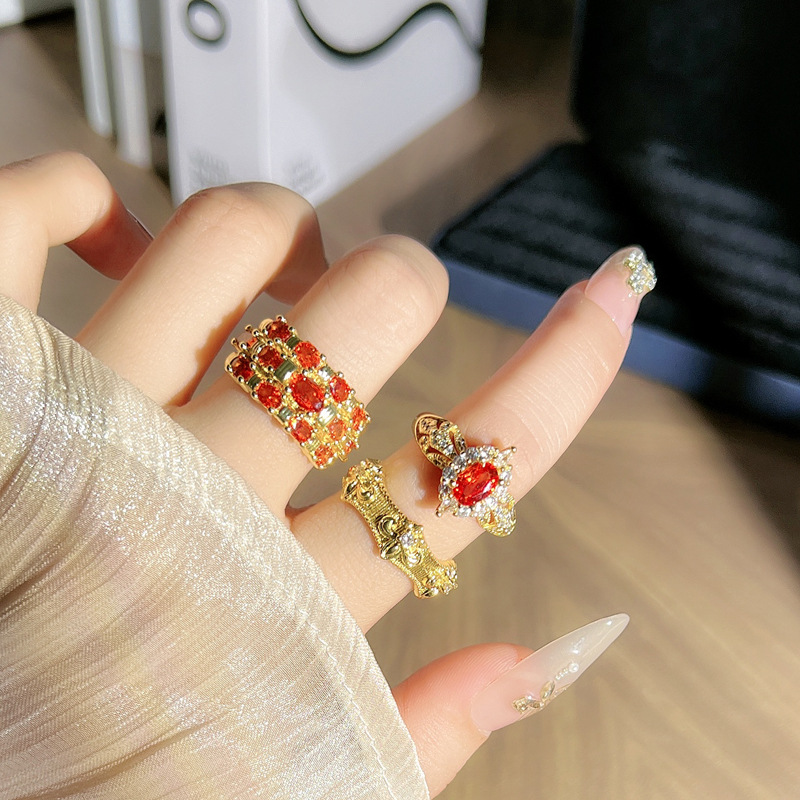 Retro court style, noble pigeon egg zircon white open ring, exquisite heavy craftsmanship, light luxury and high-end ring for women full figure