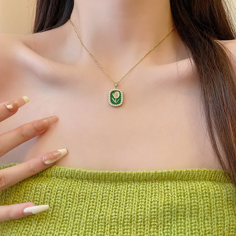Summer new tulip pearl pendant necklace, women's fashion, high-end design sense, versatile collarbone chain necklace wholesale Specification drawing