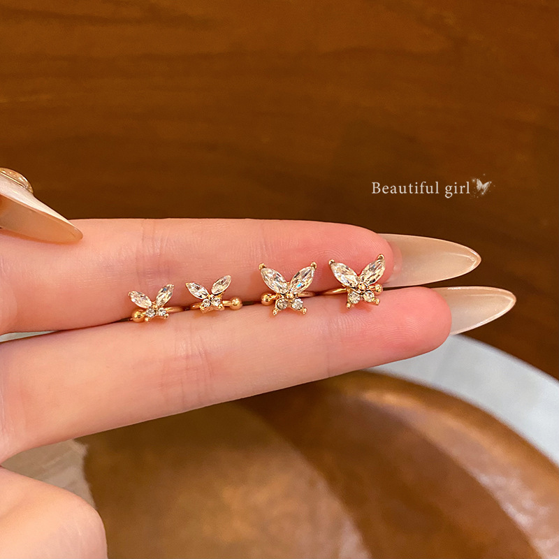 A must-have earring with sparkling diamonds and butterfly ear bone clips for women, exuding an ethereal and high-end charm. It's a new type of earrings from 2025 full figure