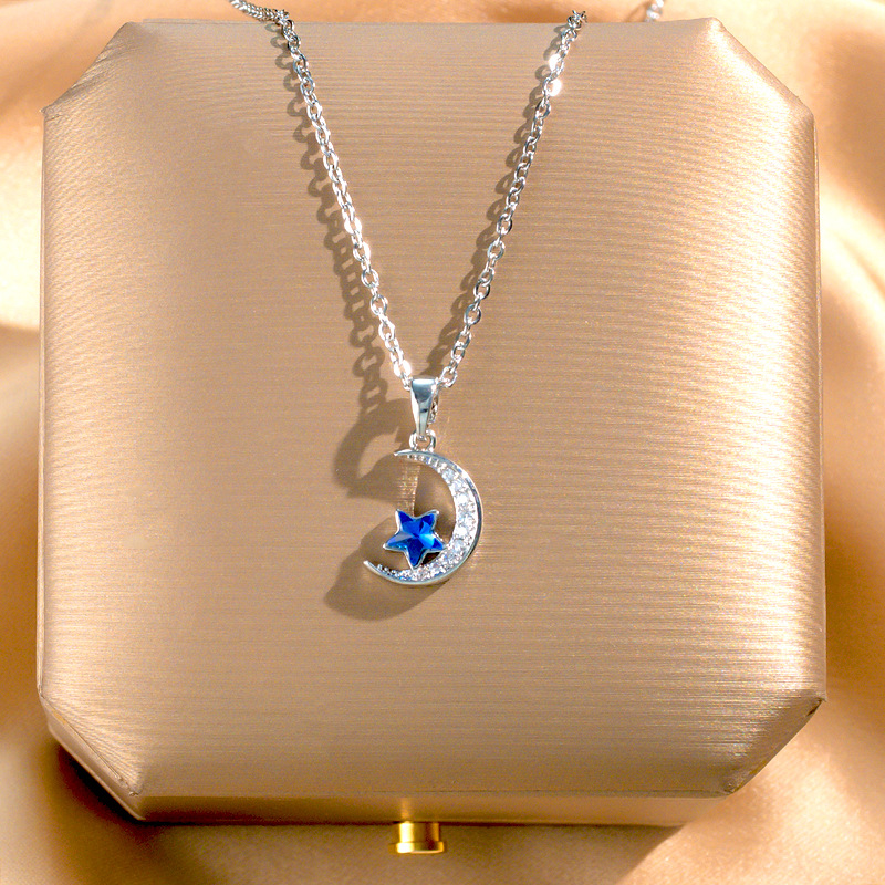 Blue Star Moon necklace, a new Korean style, niche and trendy collarbone chain, simple and versatile, with a high-end look full figure