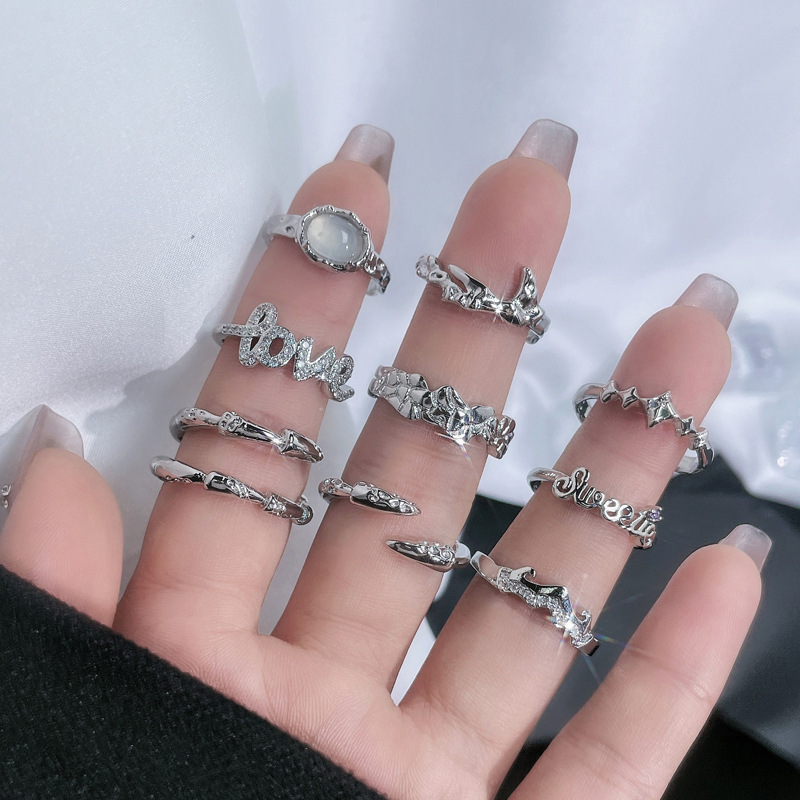 Minimalist plain bezel pleated texture open ring for women, irregular, fashionable, versatile, unique, niche and high-end index ring Specification drawing