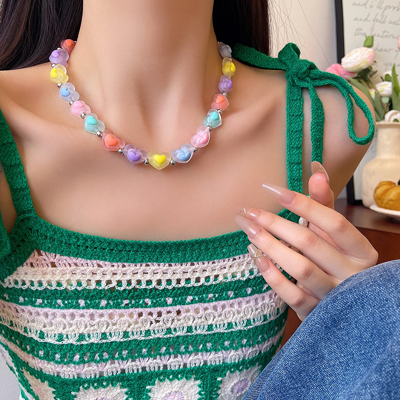 Dopamine colorful heart-shaped beaded necklace for women in an Instagram style, sweet and versatile, a hot girl collarbone chain, a best-selling necklace accessory Specification drawing