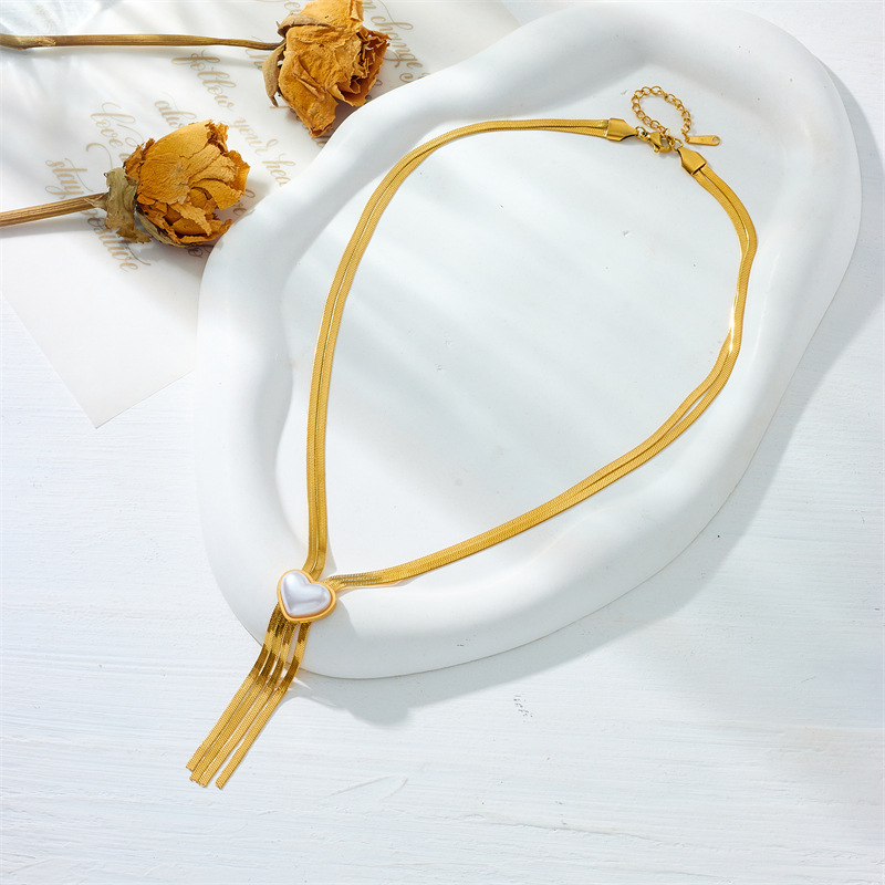 European and American fashion, individual, retro chain, tassel, pearl heart accessory, titanium steel gold-plated multi-layer necklace Specification drawing