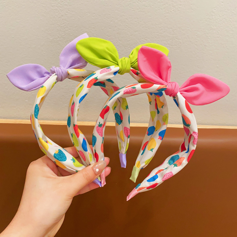 Children's three-dimensional rabbit ear hair band, cute strawberry fabric hair pressing headband, girls' non-constricting anti-slip party hair clip Specification drawing