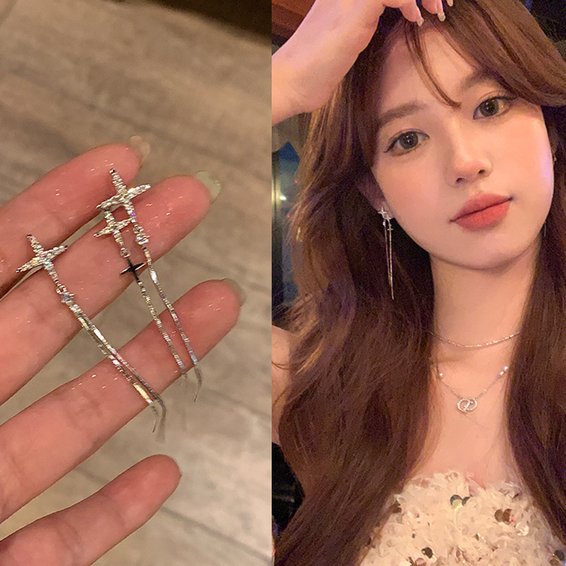 Irregular cross-shaped tassel earrings, a new 2024 bestseller for women, exude a sense of light luxury and sophistication. Long earrings, a stylish and elegant accessory full figure