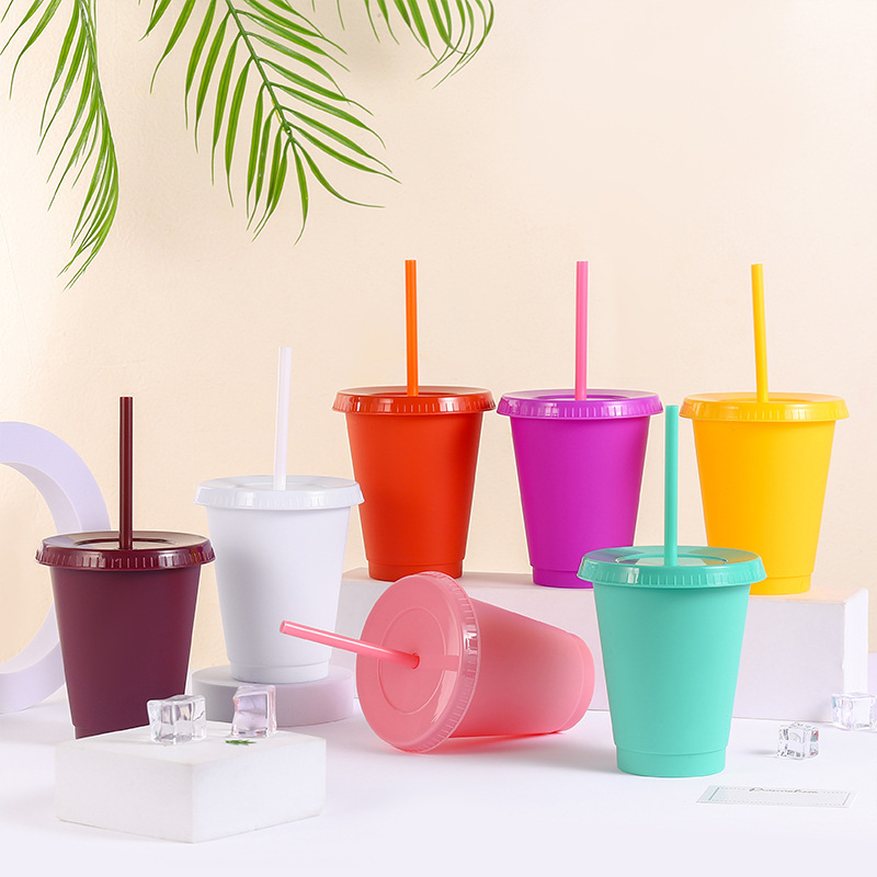 【 Processing and Customization 】 Wholesale of 16oz plastic straw cups, children's frosted portable cups, milk tea and beverage drinking cups full figure