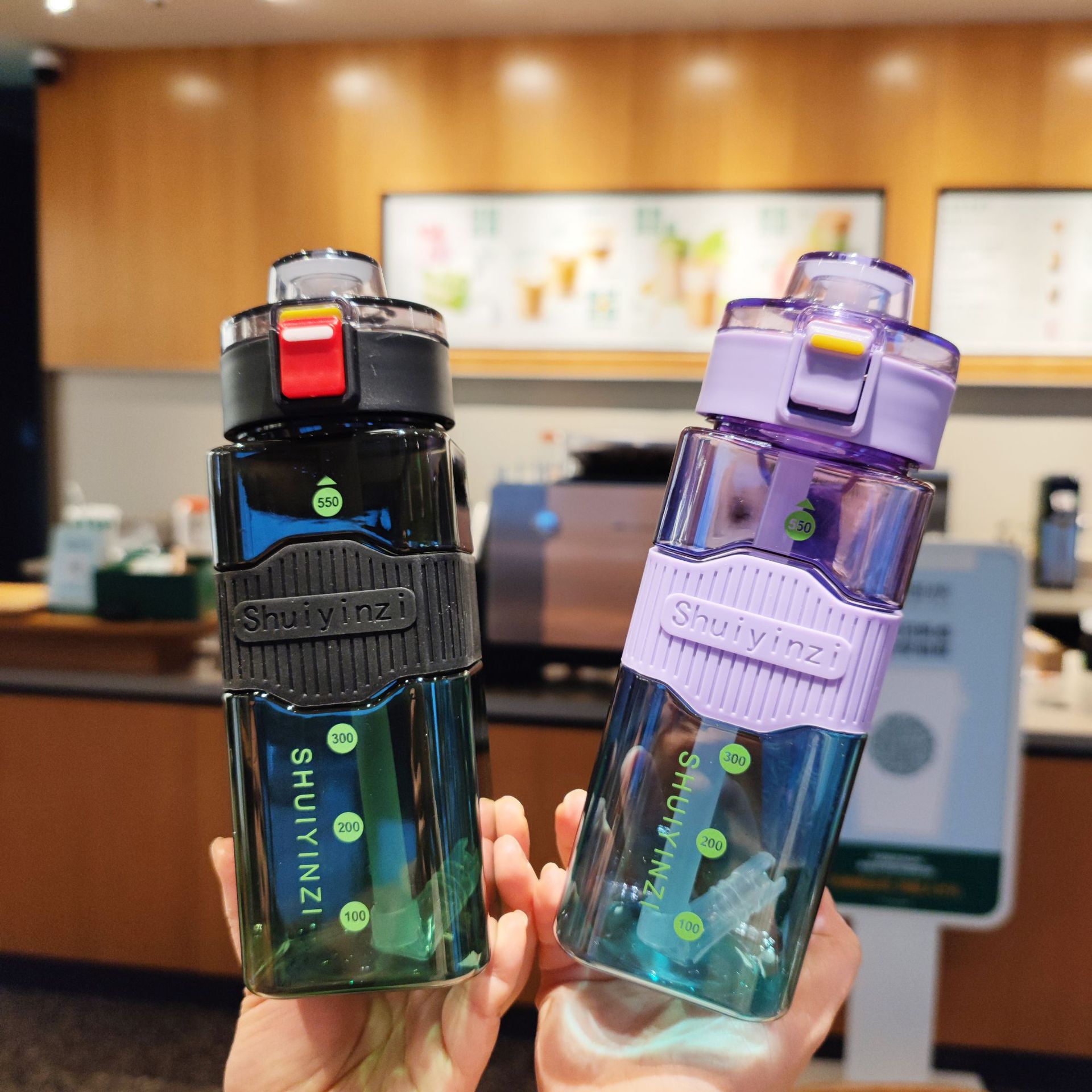 New portable rope outdoor sports water bottle 550ml, high appearance level, simple and colorful square straw plastic water cup Application Scenario