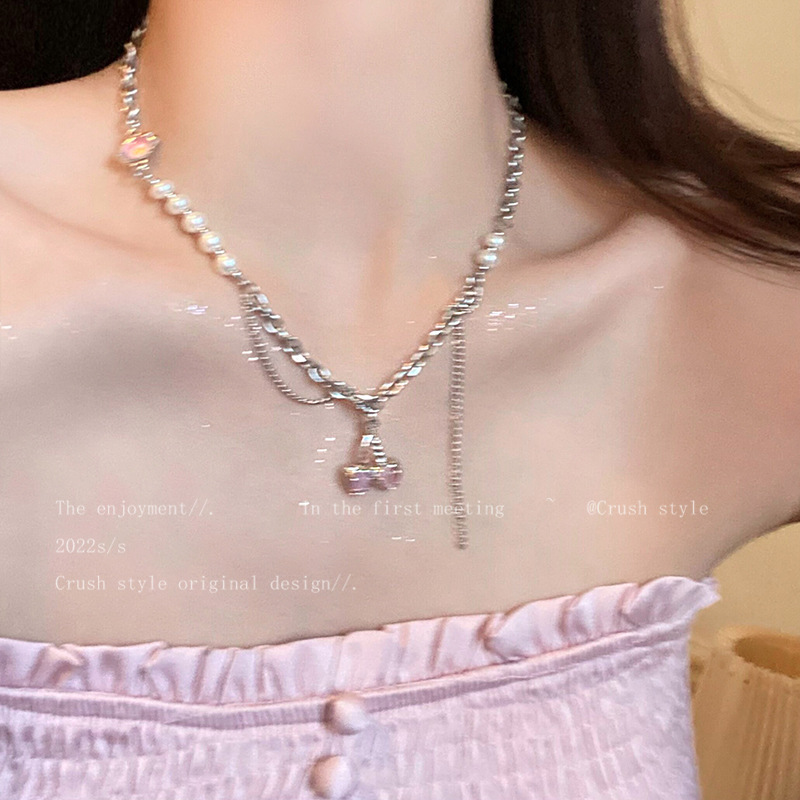 ins trendy high-end design sense spliced necklace for women, light luxury, niche and versatile, sweet and cool style pink cherry collarbone chain batch full figure