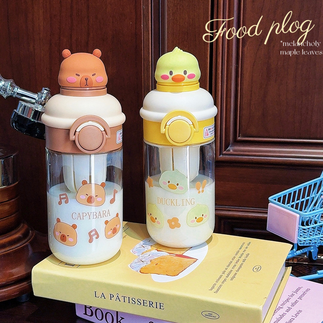 Cute Capibara water cup, high appearance level cartoon student double-drinking straw cup, portable tea-making anti-drop plastic cup full figure