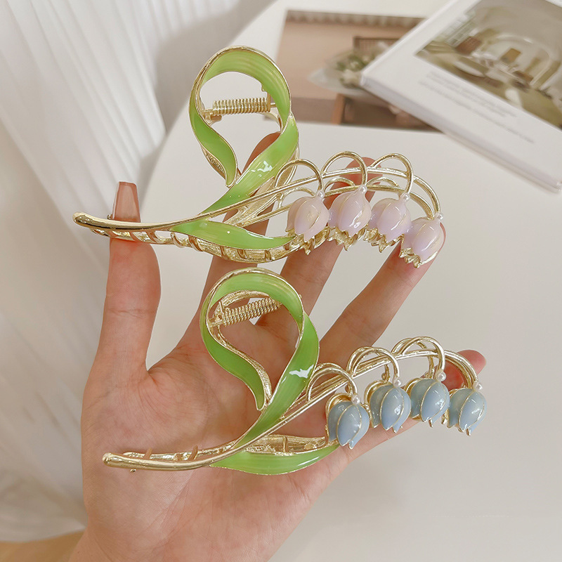 The summer super fairy-like flower of the Valley lily of the Valley, the big grab clip for women, the high-end hair clip at the back of the head, and the trendy ins shark clip full figure