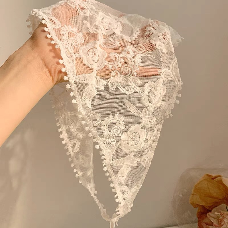 French white lace headscarf for women, triangular retro hair tie, country-style summer seaside 2025 new style Application Scenario