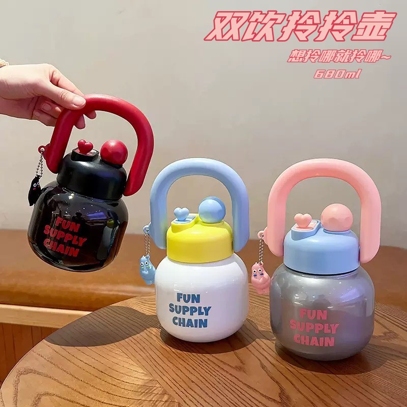 Cute large-belted water cup, new high appearance level, double-drinking teapot with straw, plastic cup, portable high-temperature resistant water bottle full figure