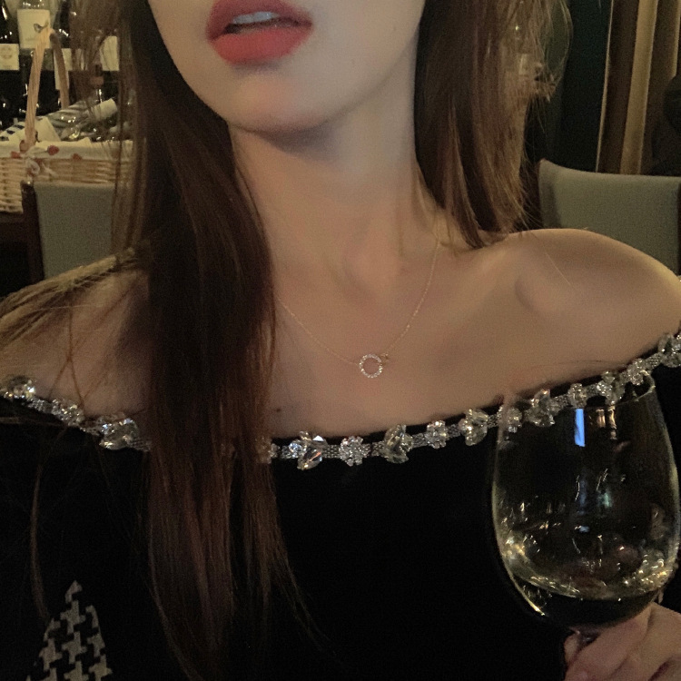 ins light luxury high-end design sense titanium steel necklace, women's fashionable and elegant double circle diamond super fairy pendant collarbone chain Specification drawing