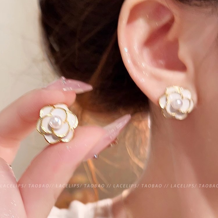 French retro camellia pearl earrings, 2025 new style, trendy, high-end and niche design earrings for women details Picture