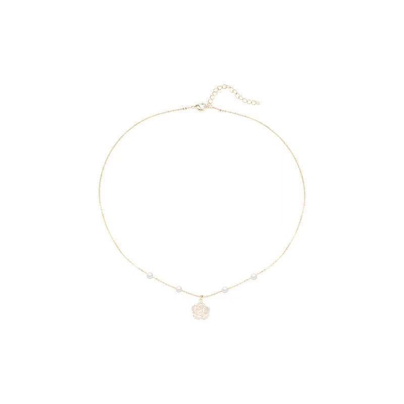 The light luxury and niche camellia pearl necklace is fashionable and versatile. The collarbone chain exudes a sense of sophistication and is a popular and trendy sweater chain accessory Item Picture