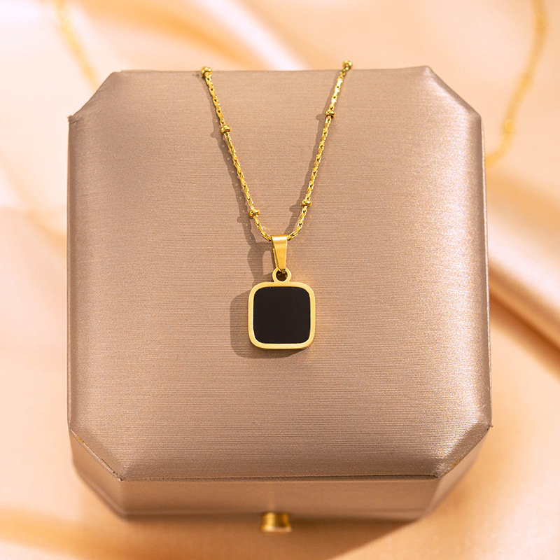 Black square geometric pendant titanium steel bean necklace for women, 18k gold-plated Internet celebrity collarbone chain, fashionable and light luxury accessory full figure