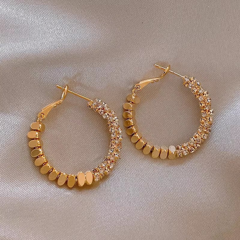 Unique ring-shaped earrings with broken silver, a niche and light luxury design, high-end stud earrings, and exaggerated European and American best-selling earrings wholesale Specification drawing