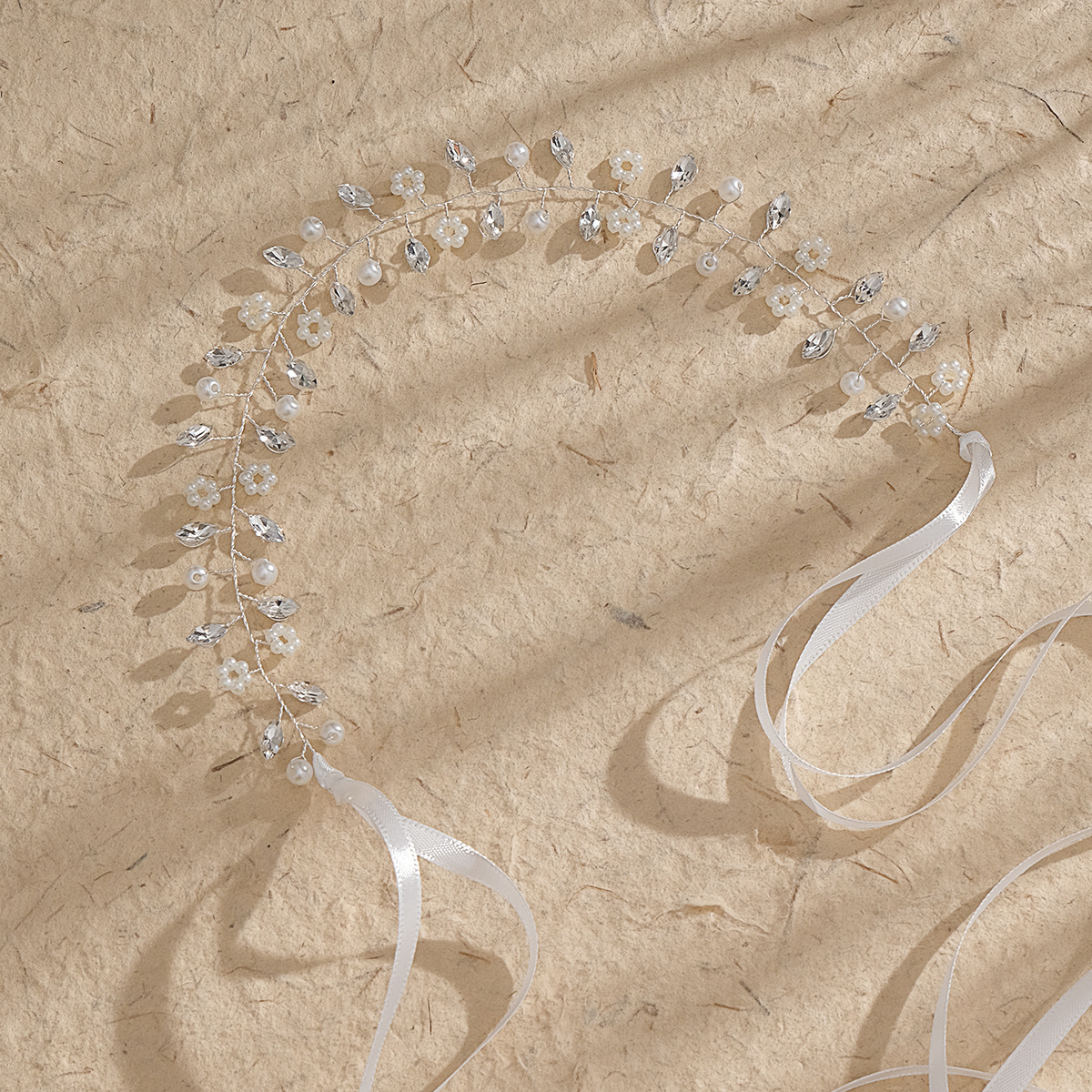 miallo cross-border export headwear, handcrafted rhinestone and pearl bridal hair bands, Korean-style wedding dresses and evening gowns, updo hair accessories Application Scenario
