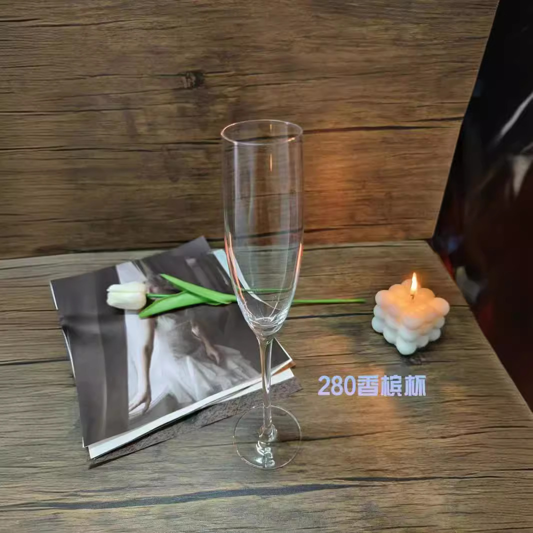 Crystal glass highball glass champagne glass set, home creative wine glass, couple wedding pair glasses sparkling wine Application Scenario