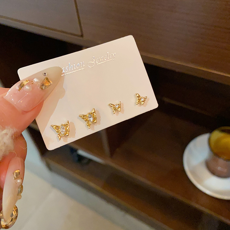 Golden diamond-encrusted butterfly set stud earrings for women, versatile and high-end style earrings, exquisite and small, internet-famous earrings wholesale Specification drawing