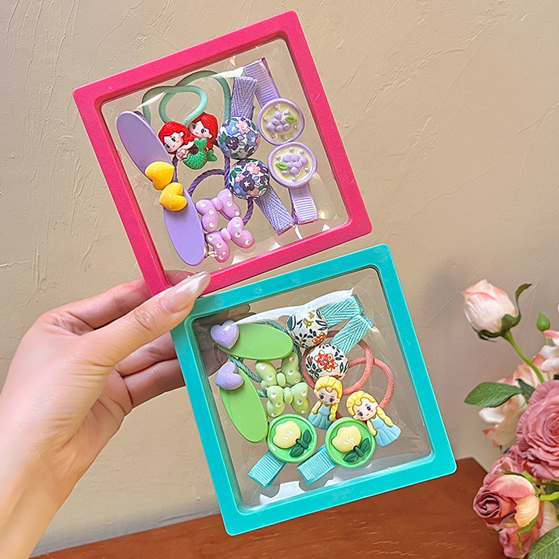 Children's cute princess hair tie, girl rubber band, button, floral hair clip, heart head accessory, hair accessory set, Children's Day gift box Application Scenario