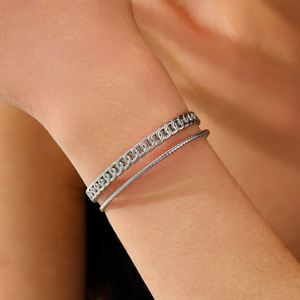 New cross-border original light luxury bracelet from Europe and America, gold-plated chain design, with a high-end feel, is selling well at the opening. Factory direct sales full figure