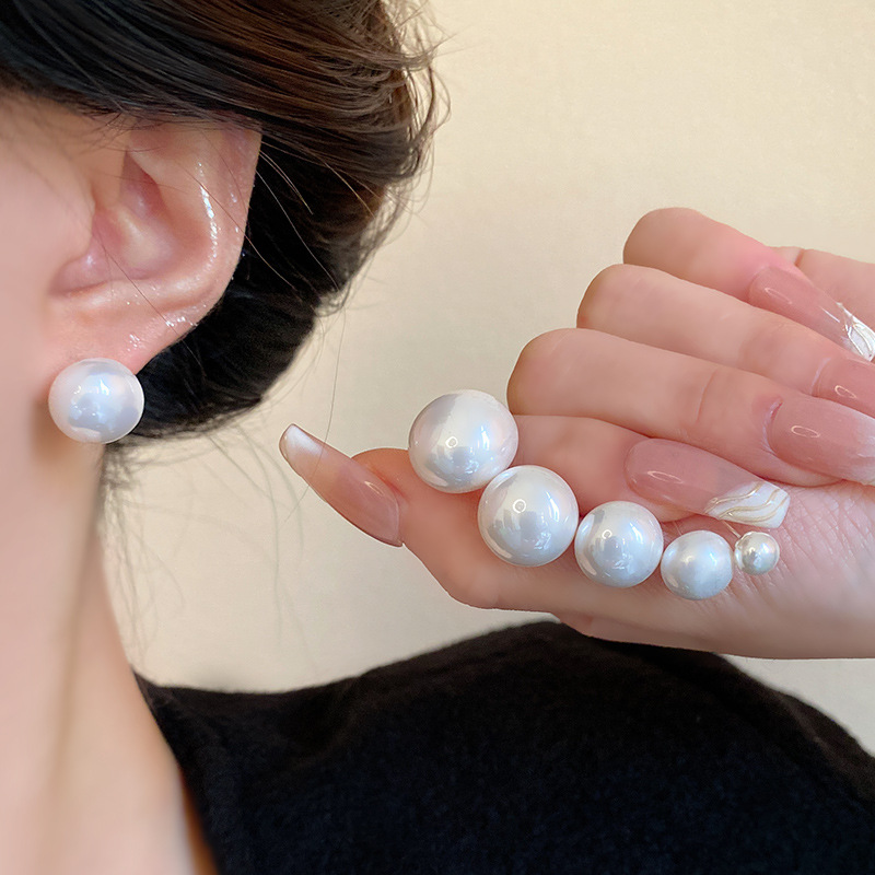 S925 Silver Needle Steamed Bun Pearl Stud Earrings for Women 2024 New Style, trendy and high-end, popular and trendy earrings wholesale Application Scenario