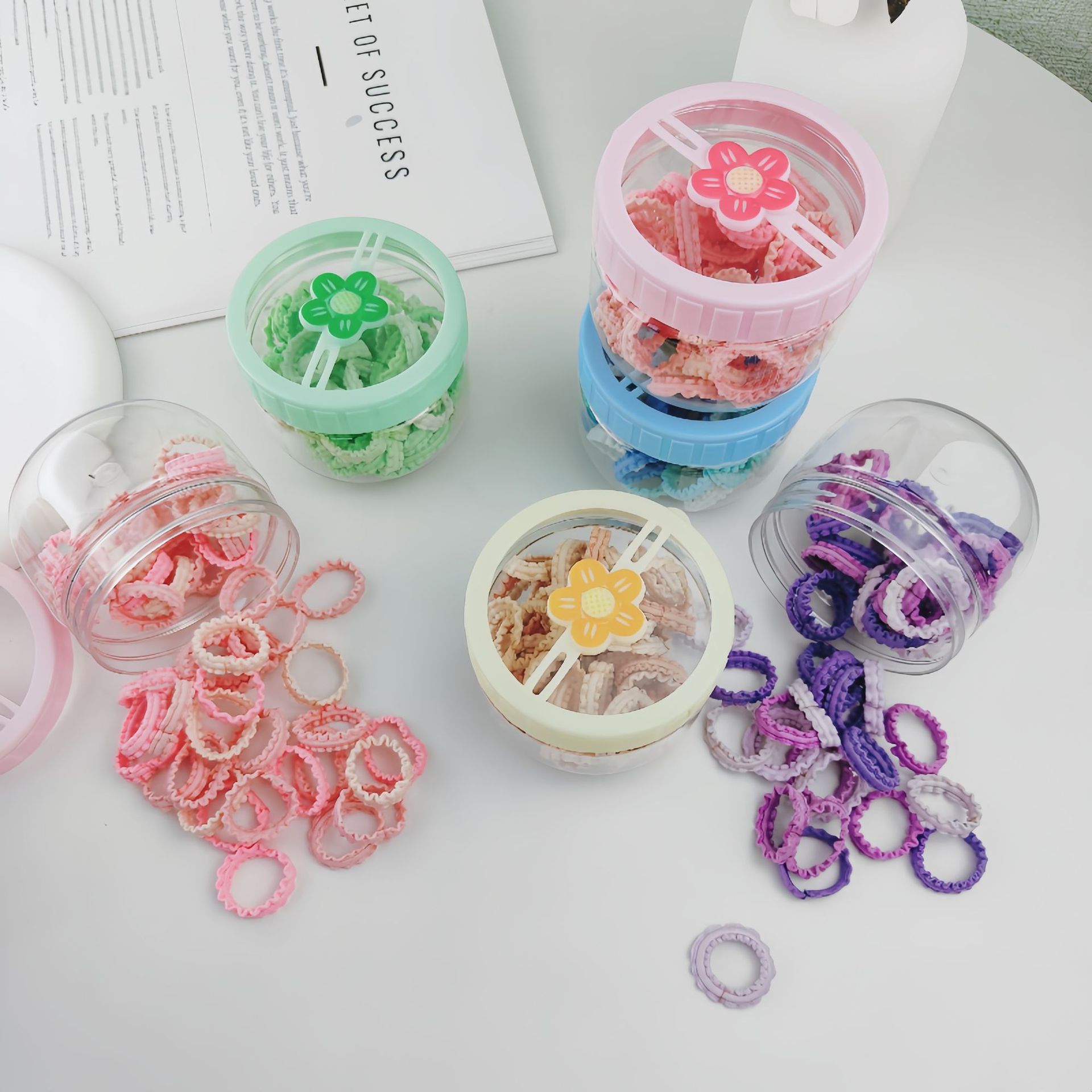Sweet box-packed children's rubber bands are not harmful to hair, have good elasticity and can be used as hair ties. High-elasticity rubber bands for girls and hair bands for little girls full figure