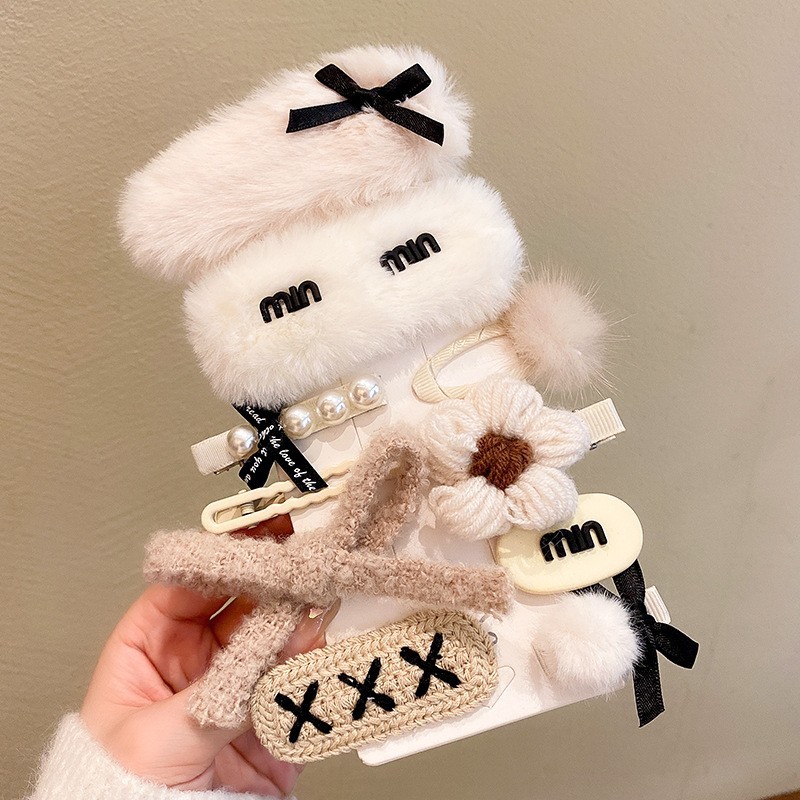 Autumn and winter plush hair clips, a popular 2022 new style bangs side clip headwear, children's hair clips, cute female clips Specification drawing