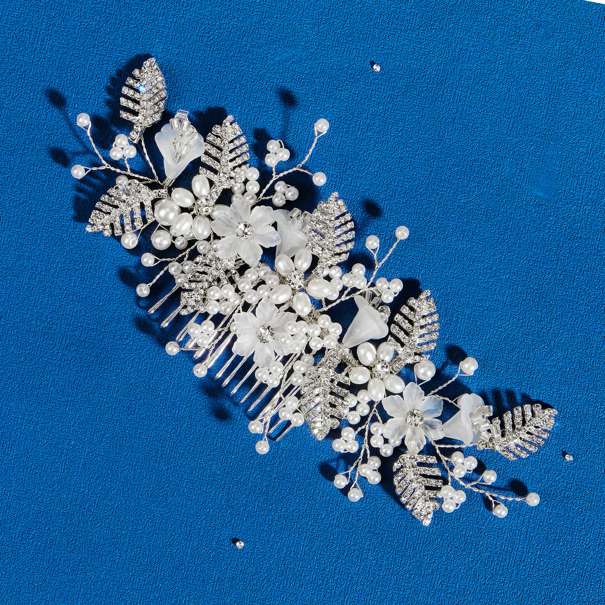 Bride's hair accessory, handcrafted pearl comb, Xiuhe wedding dress, headwear, new Chinese-style alloy diamond-encrusted flower hair comb Specification drawing