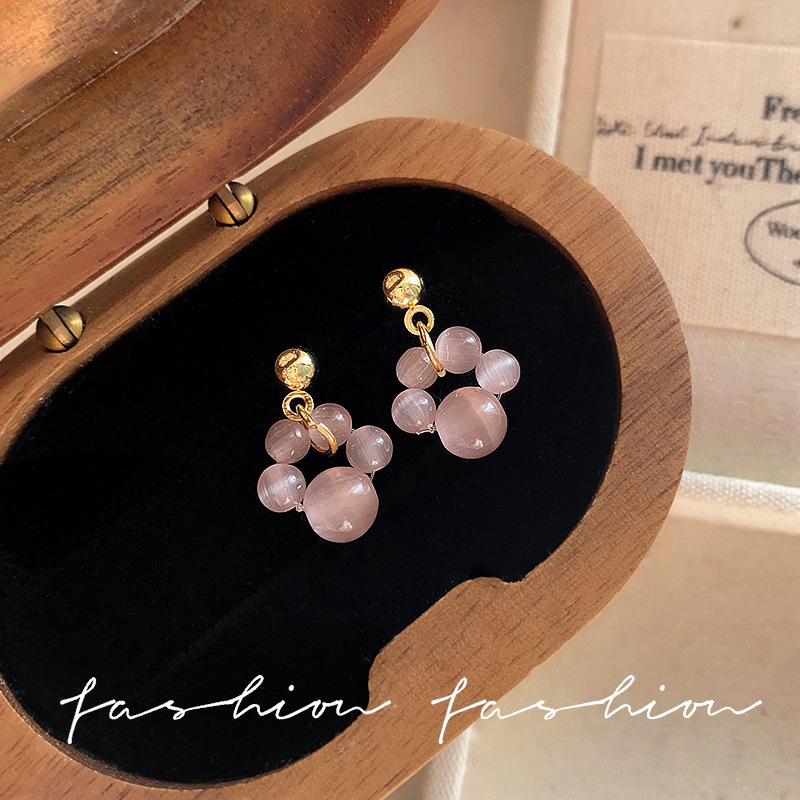 French-style gentle pinkish-purple light luxury stud earrings for women, cute, elegant and retro style handcrafted cat paw earrings and earrings full figure