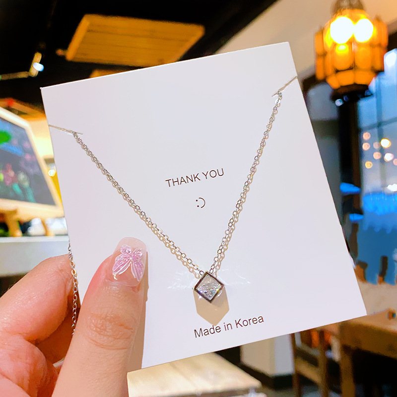 Three-dimensional square exquisite zircon pendant titanium steel necklace, a unique and high-end feminine charm, a fashionable collarbone chain accessory Specification drawing
