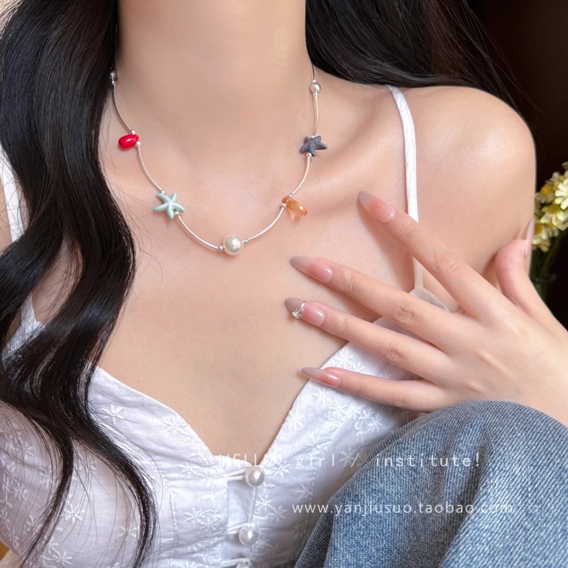 Cute and stylish starfish, shell and mushroom pendant necklace for women, simple, sweet, fashionable and versatile necklace, collarbone chain Application Scenario