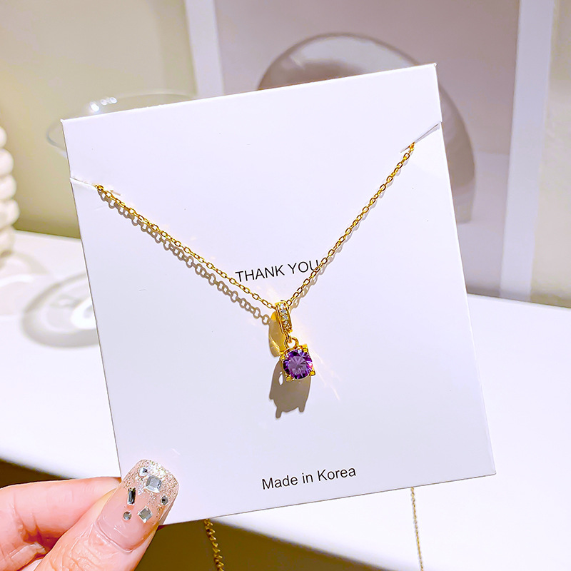 The genuine gold electroplated angel wing crown necklace is a fashionable and light luxury accessory for women. It is a niche and versatile collarbone chain that has become a popular online accessory details Picture