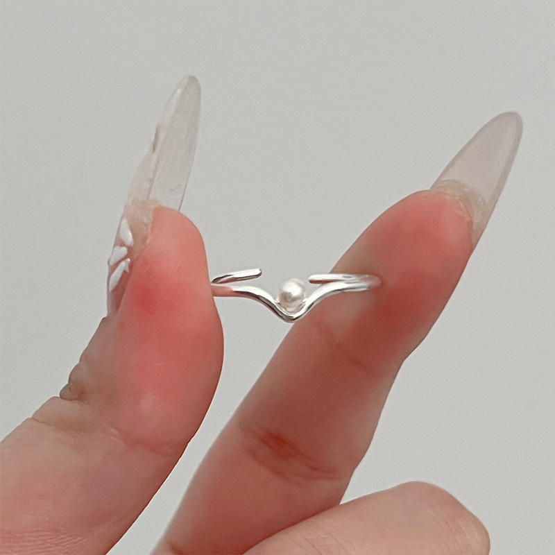 Korean plain 925 sterling silver ring for women, a niche and light luxury style, cold and ins-style, non-fading ring for women wholesale Application Scenario
