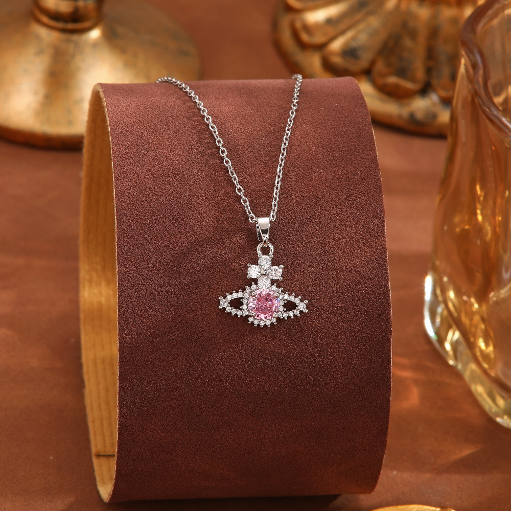 European and American light luxury style slightly inlaid zircon titanium steel necklace, female Queen of the West Planet Zircon exquisite fashion trend collarbone chain details Picture