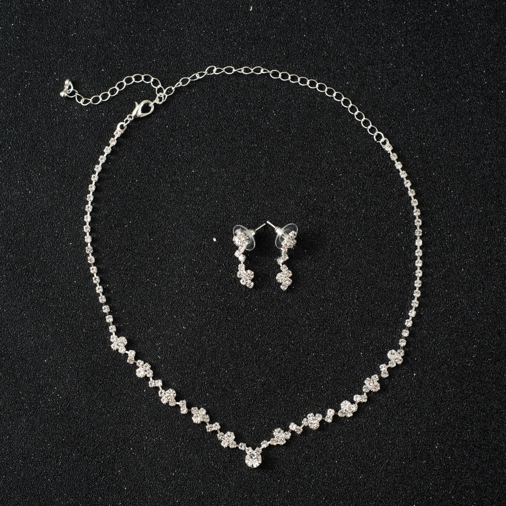 Wholesale of new Korean wedding accessories, silver-plated water drop bride water diamond silver necklace earrings set details Picture