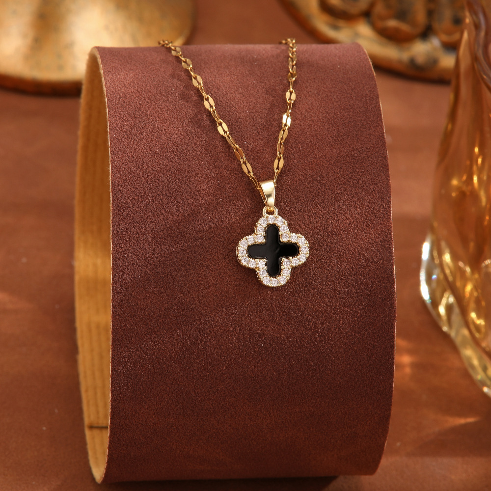 Cross-border European and American titanium steel necklace for women, with a unique and high-end feel. Butterfly copper micro-inlaid collarbone chain, simple pendant necklace Specification drawing