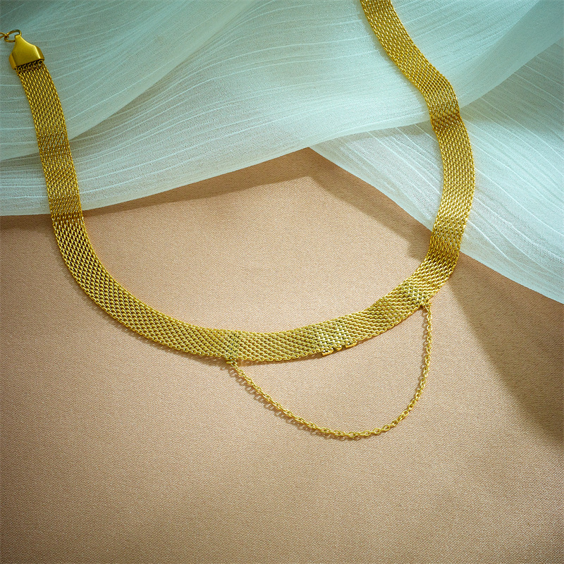 European and American fashion niche design metal titanium steel mesh tassel chain letter M accessory short collarbone necklace Specification drawing