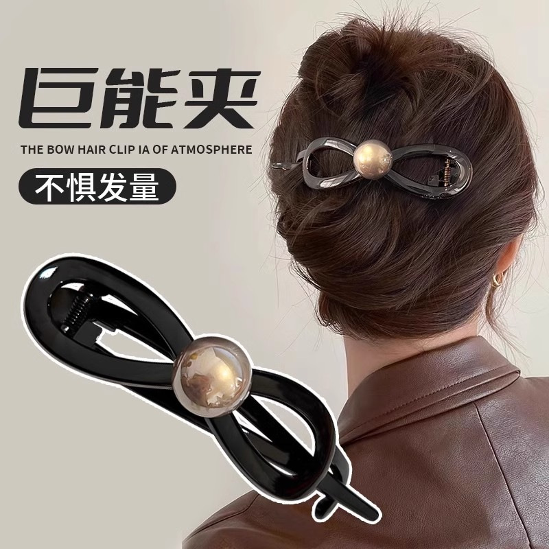Bow, elegant pearl, one-line scratch-clip for women, 2025 new style, high-end twist hairpin, shark clip at the back of the head details Picture