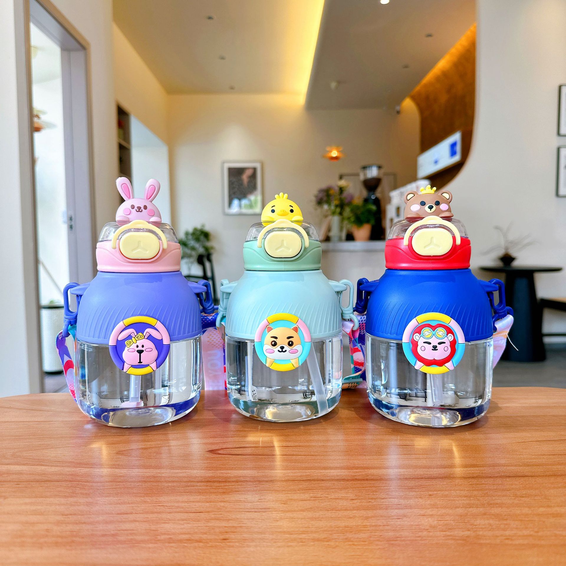 New children's straw cup with high appearance level cartoon straw cup, portable and cute plastic cup for students details Picture