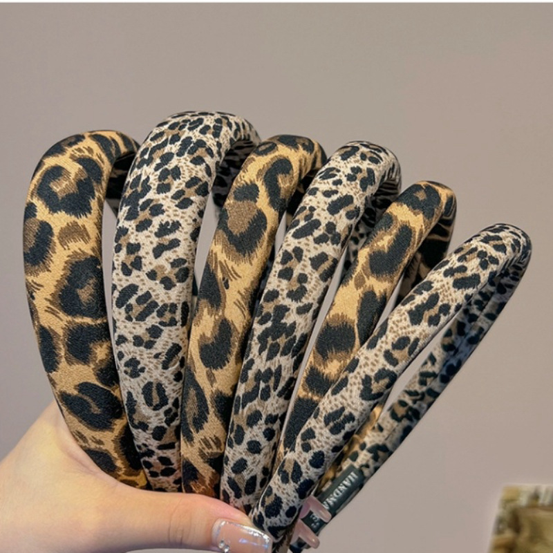Elegant leopard print, high headband on the top of the head, feminine high-end look, face wash headband, large intestine hair band, hair tie, headwear, rubber band Specification drawing